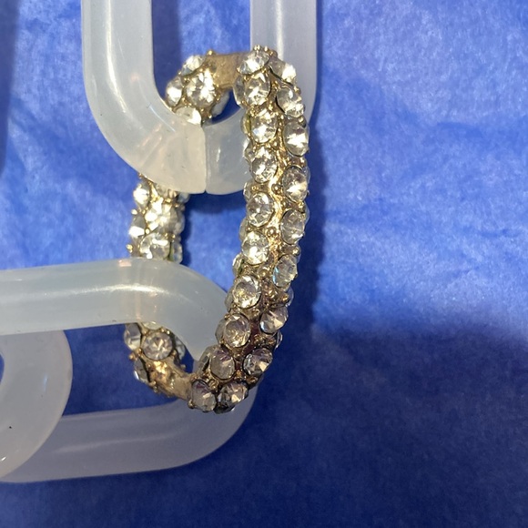 Necklace. NWT. Chunky 11” double necklace, thick plastic links with strong clasp - Picture 5 of 12